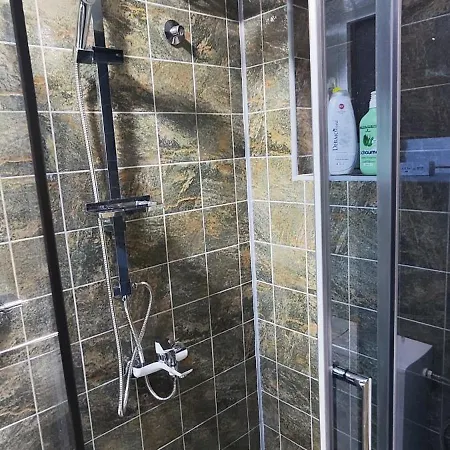 Marinkovic 2 Stan Na Dan 4*