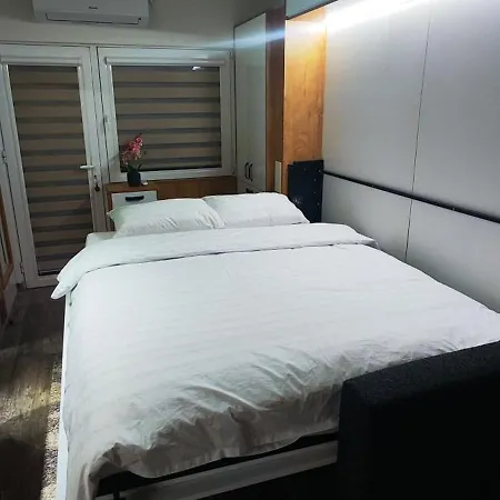 Marinkovic 2 Stan Na Dan 4*